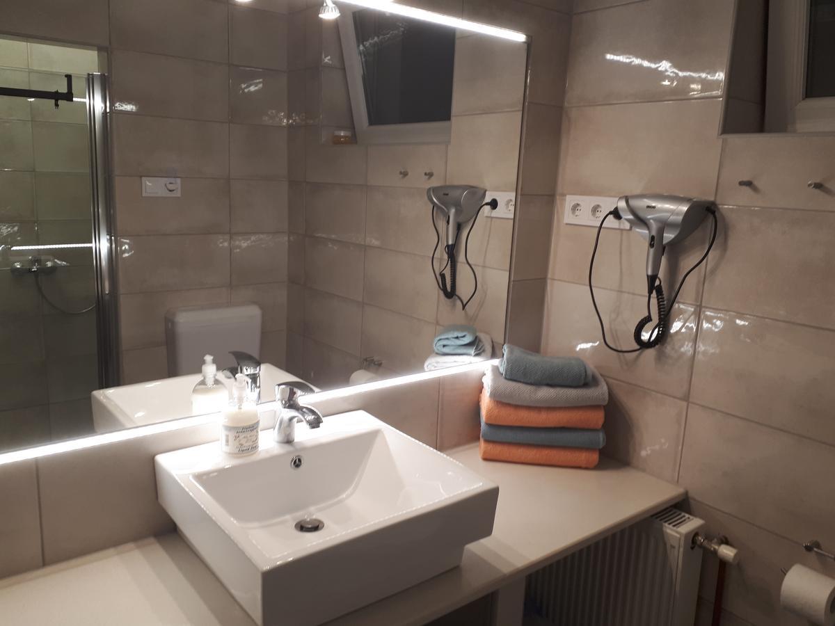 Kertvarosi Apartman II Tiszaújváros Buitenkant foto