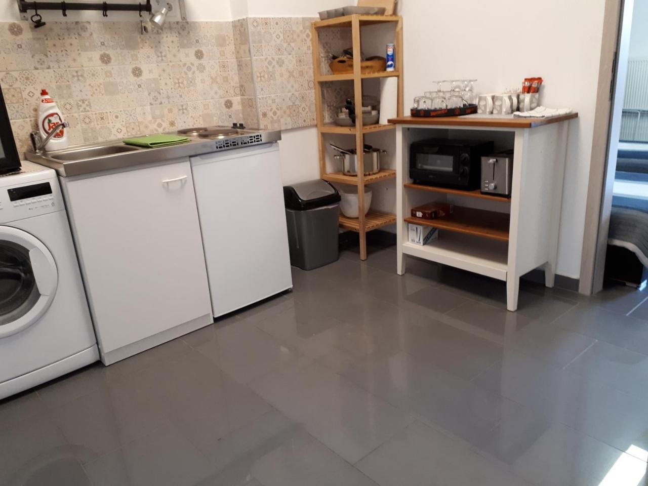 Kertvarosi Apartman II Tiszaújváros Buitenkant foto